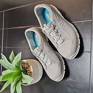 NWOT - Skechers Slip-on Sneakers